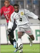  ??  ?? Chimbonda sous le maillot bastiais.