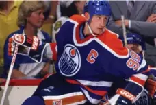  ?? STEVE BABINEAU/GETTY IMAGES FILE PHOTO ?? Long before today’s wave of teen stars, there was Wayne Gretzky, who was working on his second 50-goal season in Edmonton when he turned 20.