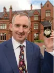  ?? Jerry Kennellywi­th his award. Photo by Oliver McVeigh/Sportsfile. ??