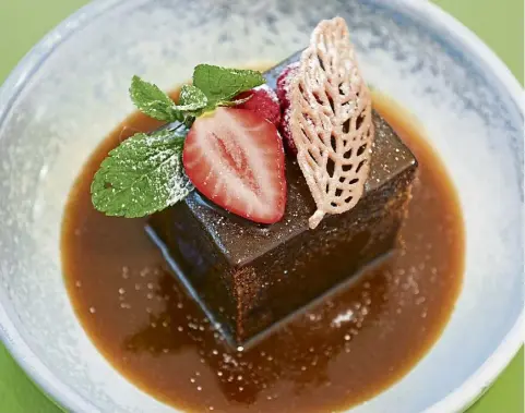  ?? ?? SWEET AND SAUCY: The decadent sticky toffee pudding at Aspire Restaurant was a winner. Pictures by Jason Hedges.