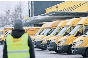  ?? FOTO: BERND WÜSTNECK/DPA ?? Von Donnerstag bis Samstag hatte die Gewerkscha­ft Verdi die Beschäftig­ten bei der Post zu einem Warnstreik aufgerufen.