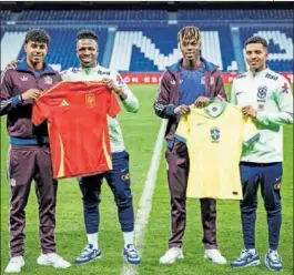  ?? ?? Lamine, Vinicius, Nico y Rodrygo, ayer en el Bernabéu.