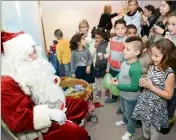  ?? (Photos S.I. et S.B.) ?? Petits et grands auront le choix entre échanger avec le Père Noël et Didier Deschamps.