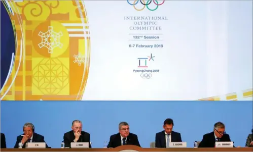  ?? FOTO: AP ?? IOC’s praesident, Thomas Bach (i midten), fik på kongressen kronprins Frederik og kompagnis støtte til at lade russerne deltage i vinterlege­ne.