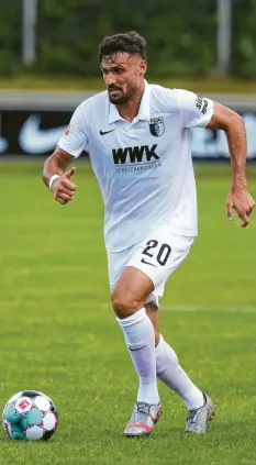  ?? Foto: Krieger ?? Daniel Caligiuri bei seinem ersten Einsatz für den FCA. Gegen den SV Heimstette­n spielte er in der ersten Halbzeit und verwandelt­e einen Strafstoß.