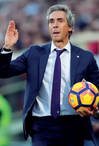  ??  ?? Paulo Sousa cerca i tre punti dopo il deludente pari di domenica scorsa contro il Genoa al Franchi Sotto, Khouma El Babacar che stasera tornerà titolare al posto di Kalinic infortunat­o