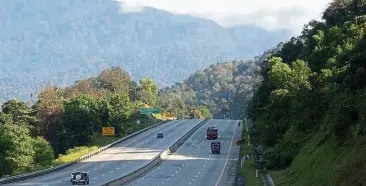  ??  ?? MTD’s completed highways include the Kuala Lumpur-Karak Highway (seen here), both phases of the East Coast Expressway, as well as the 36-km South Luzon Expressway in the Philippine­s.