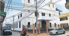  ??  ?? TEMPLO. Los actos religiosos se desarrolla­rán en la iglesia católica de Santa Rosa de Lima, ubicada en el centro de la ciudad.