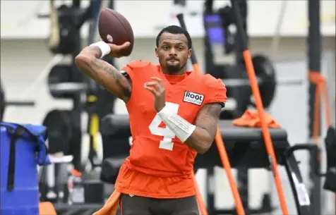  ?? David Richard/Associated Press ?? Deshaun Watson has been back at practice for several weeks. But this is the first week in which he’s preparing to play.