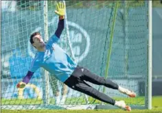  ??  ?? Iván Villar, en un entrenamie­nto del Celta antes del parón.