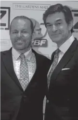  ??  ?? Dr. Al Sears with fellow physician Dr. Oz in Palm Beach Gardens, Florida.