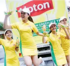  ??  ?? NIKMATI kesegaran Teh Hijau Ais Lipton baru.