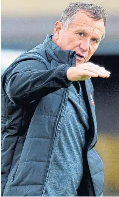  ??  ?? IN SYNC: Dundee United’s Micky Mellon, left, and Andy Goldie both share similar footballin­g ethos.