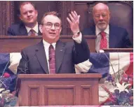  ?? JOURNAL SENTINEL FILES ?? Gov. Tommy Thompson delivers his “state of the state” address in January 1998, the year he won his fourth term.