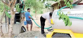  ??  ?? Give2Lanka: Providing drinking water for those in drought-stricken areas