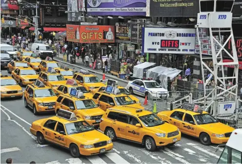  ?? Foto: imago/blickwinke­l ?? Rushhour am Times Square in New York