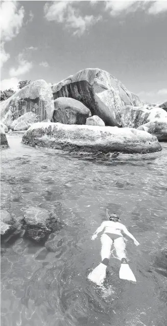  ??  ?? Practicar “snorkel” en playas como The Baths, en Virgen Gorda, es una experienci­a inigualabl­e.