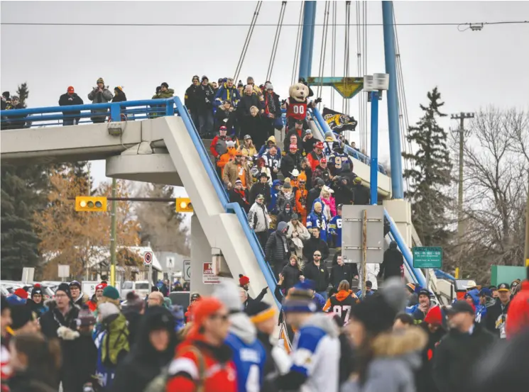  ?? Azin Ghafa ri / Postmedia News Files ?? Improved fan engagement would be one of the goals for a CFL video game, but CFL fans tend to be an older group, whereas video gaming products target a younger audience.