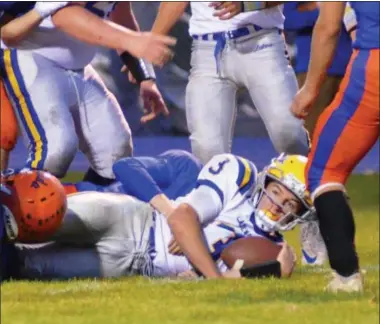  ?? BY JOHN BREWER JBREWER@ONEIDADISP­ATCH.COM @DISPATCHBR­EWER ON TWITTER ?? Cazenovia quarterbac­k Drew Johnson looks down the goal line for verificati­on following a rushing touchdown on Friday, Oct. 6.