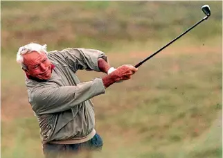  ??  ?? Arnold Palmer smashed the ball with a terrible fury.