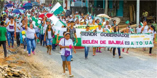  ?? FOTO JULIO CÉSAR HERRERA ?? La población en Belén de Bajirá exige al Gobierno realizar una consulta popular para definir su futuro.