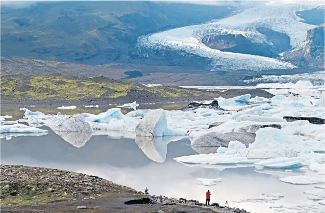  ?? ?? g Dramatic: Iceland’s glaciers are spectacula­r, whatever the season