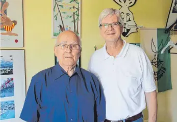  ?? FOTO: ANNE JETHON ?? Sie wissen einfach alles über den Seehas: Karl Hess (links) und Peter Sikora senior.