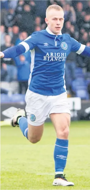  ?? PeterHilto­nPhotograp­hy.co.uk ?? ●● Danny Rowe celebrates his goal