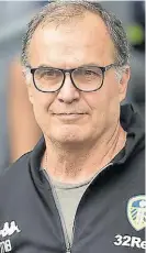  ??  ?? Puntero. Bielsa con el Leeds.