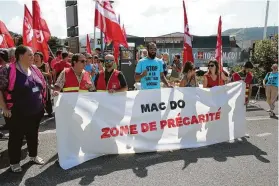  ?? Bob Edme / Associated Press ?? Unionists demonstrat­e on Thursday ahead of the Group of Seven summit meeting in southweste­rn France.