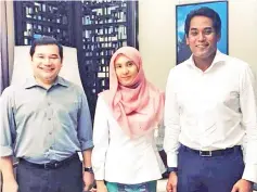  ??  ?? Rafizi, Nurul Izzah and Khairy during one of their two meet-ups at Alexis Bistro in Bangsar Shopping Centre.