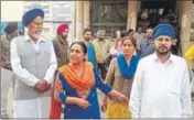  ?? HT PHOTO ?? Members of Kuldeep Singh’s family, including his father Ajaib Singh (extreme left), at the court complex in Rupnagar on Saturday.