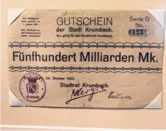  ??  ?? Astronomis­ch hohe Summe: Notgeld aus der turbulente­n Inflations­zeit der 1920er Jahre mit dem Stempel der Stadt Krumbach.