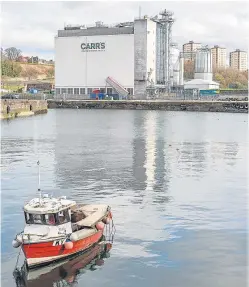  ?? Picture: Steven Brown. ?? A picturesqu­e view of the former Carr’s flour mill in Kirkcaldy.