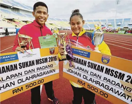  ??  ?? Negri Sembilan’s Muhammad Haiqal Hanafi (left) and Sarawak’s Grace Wong Xiu Mei won the MSSM Sportsman and Sportswoma­n awards last year.