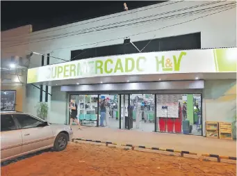  ?? ?? El local del supermerca­do “H&V” de Carapeguá que fue asaltado se encuentra sobre la ruta PY01.