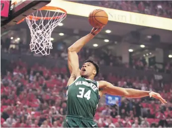  ??  ?? Giannis Antetokoun­mpo y Milwaukee tenían el mejor récord antes del parón.