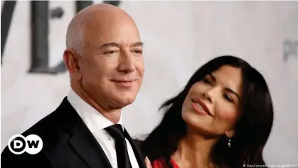  ?? ?? Jeff Bezos y su actual pareja, Lauren Sanchez