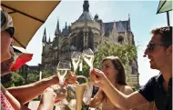  ??  ?? Pair cultural discoverie­s of Reims with tastings of famous champagne brands.