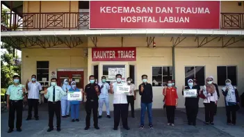  ?? -Bernama photo ?? The first batch of 150 frontliner­s of Labuan Nucleus Hospital have received the first dose of Pfizer-BioNTech Covid-19 Vaccine beginning yesterday.