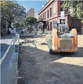  ?? (PEDRO CASTILLO) ?? Locales. La obra afecta el trabajo de los comercios de la zona.