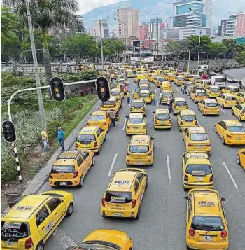  ??  ?? Fuera de la actualizac­ión tarifaria, los taxistas de la ciudad han seguido reclamando la salida de plataforma­s.