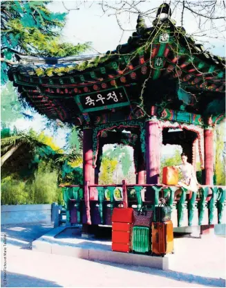  ??  ?? Dans le Jardin de Séoul du Jardin d’Acclimatat­ion, offert en 2002 par Séoul à la Ville de Paris, pour célébrer l’amitié entre les deux capitales, le “Jugujeong”, un pavillon traditionn­el au toit hexagonal.