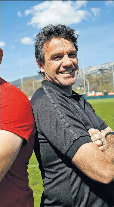  ??  ?? Brothers in arms: Richard Cockerill (left) and Mike Ford have teamed up at Toulon until the end of the season, when they go their separate ways