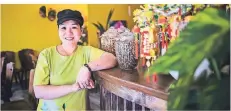 ?? FOTO: ANNE ORTHEN ?? Das neue vietnamesi­sche Restaurant Nhà Hang Hoi An betreibt Inhaberin Hue Ngyuen mit ihrem Partner Duc Ngyuen.