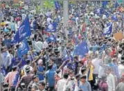  ?? HT PHOTO ?? Protestors carrying Jai Bheem banners in Jaipur on Monday.