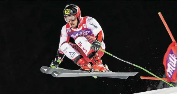  ?? BILD: SN/APA/AFP ?? Es fliegt, es fliegt: Marcel Hirscher machte auch im Parallel-Riesentorl­auf eine ausgezeich­nete Figur und feierte seinen 62. Weltcupsie­g.