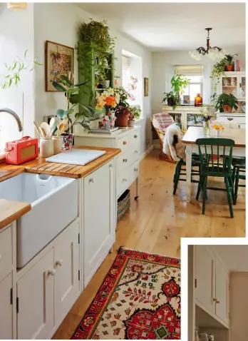  ?? ?? ‘ The open-plan layout works really well for family life,’ says Elizabeth. ‘I can be cooking in the kitchen and keep an eye on the children while they play, watch TV or eat at the table. Everyone can do their own thing but still be connected in the one space’