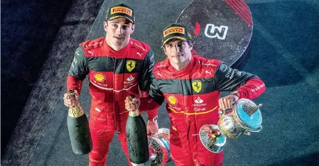  ?? (Ipp) ?? Doppietta Charles Leclerc e Carlos Sainz sul podio del Bahrein: dopo la doppietta puntano a vincere ancora domenica sul circuito di Gedda