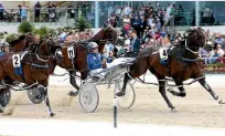  ?? PHOTO: TRISH DUNELL ?? Vincent pictured on his way to winning the Gr1 Auckland Cup on New Years Eve.